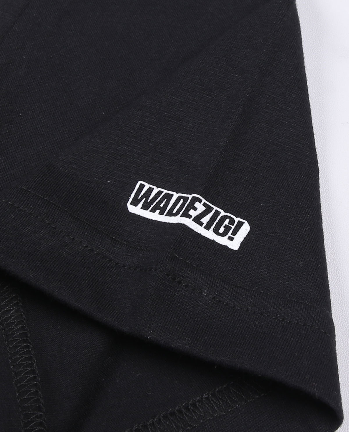 WADEZIG! T-SHIRT - LOGOGRAM SMASH HIT BLACK