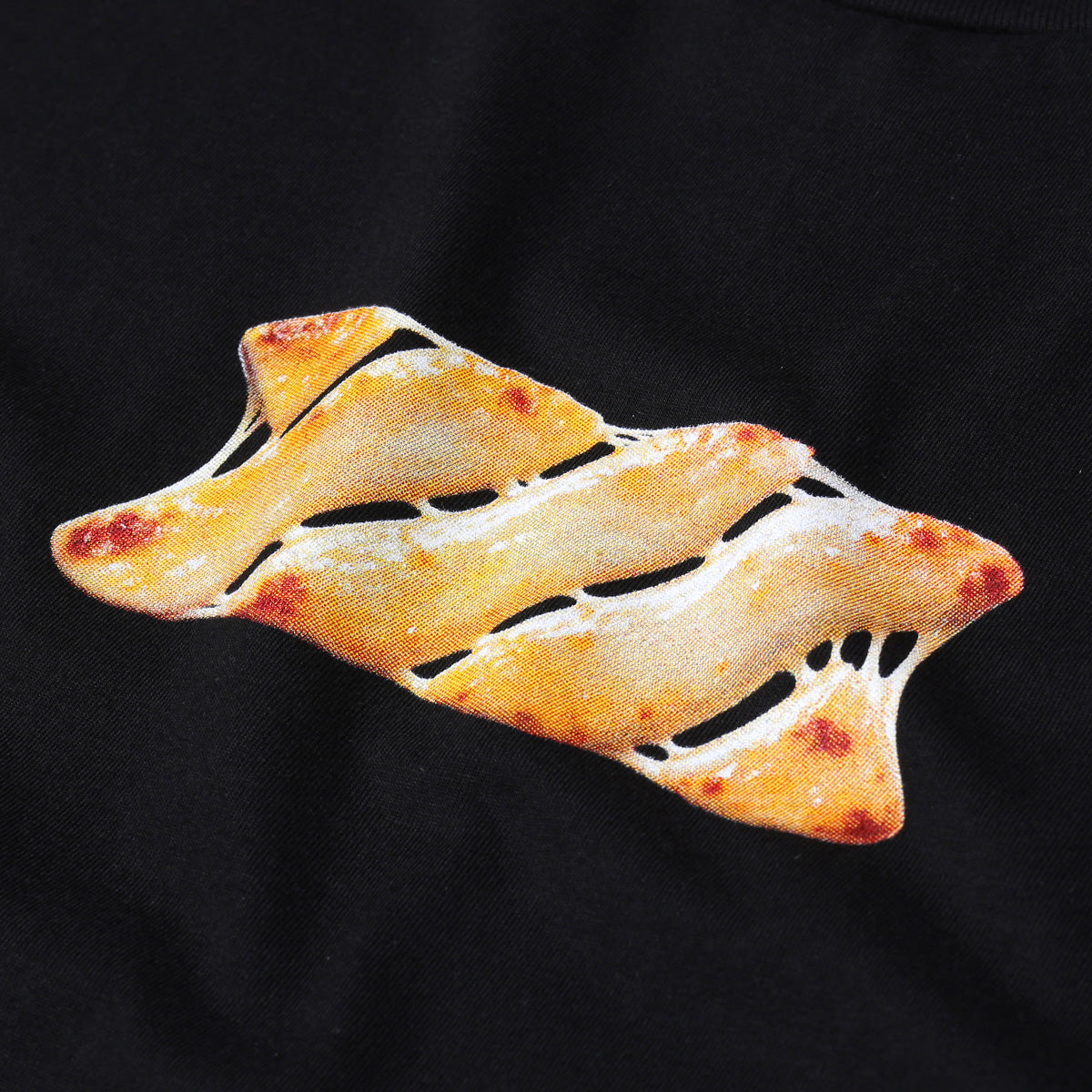 WADEZIG! T-SHIRT - CHIZZY TWISTY BLACK