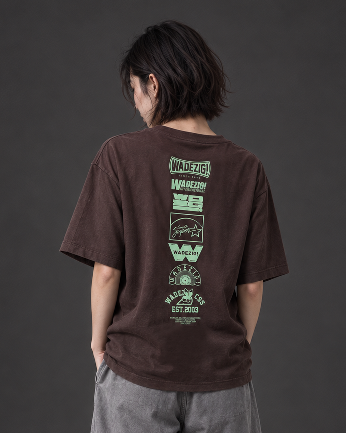 WADEZIG! T-SHIRT - LOGISGOS DARK BROWN
