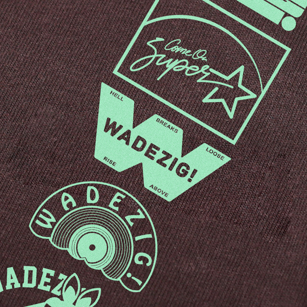 WADEZIG! T-SHIRT - LOGISGOS DARK BROWN