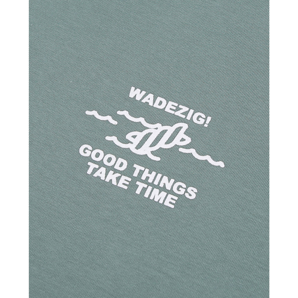 WADEZIG! T-SHIRT - TAKE TIME GREEN